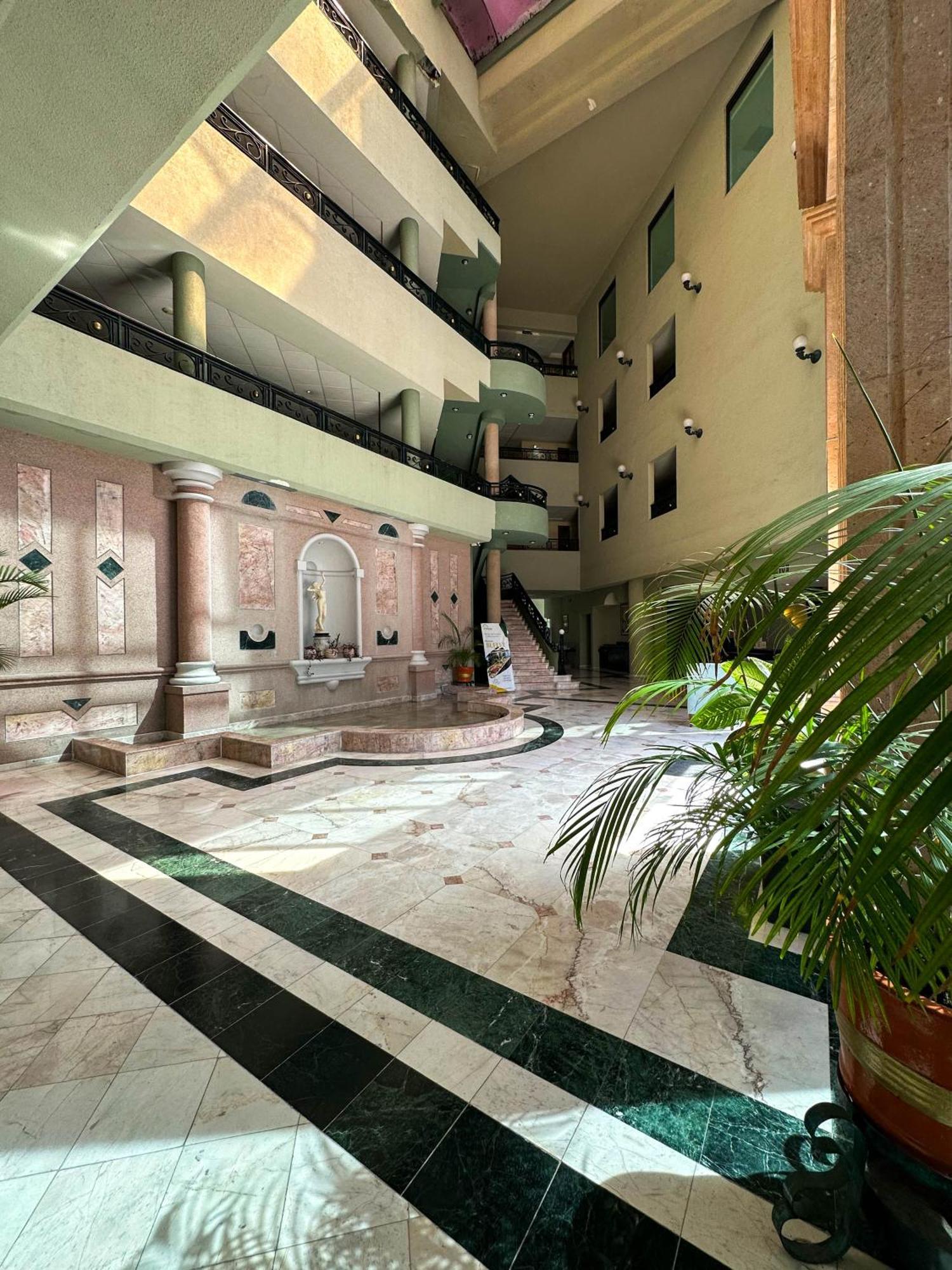 Hotel Florencia By Marho Керетаро Экстерьер фото